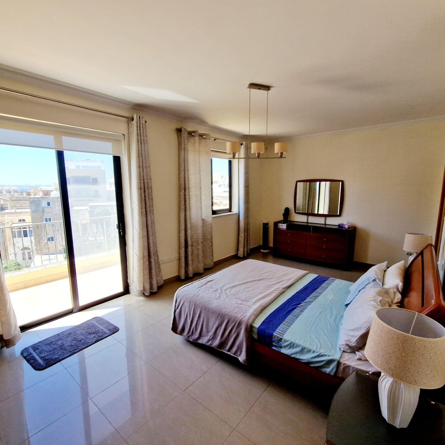 Spacious Central Sliema Penthouse Apartment Exterior photo